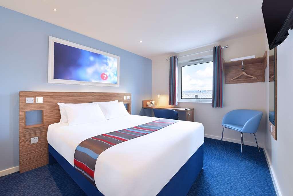 Travelodge Cambridge Central Room photo