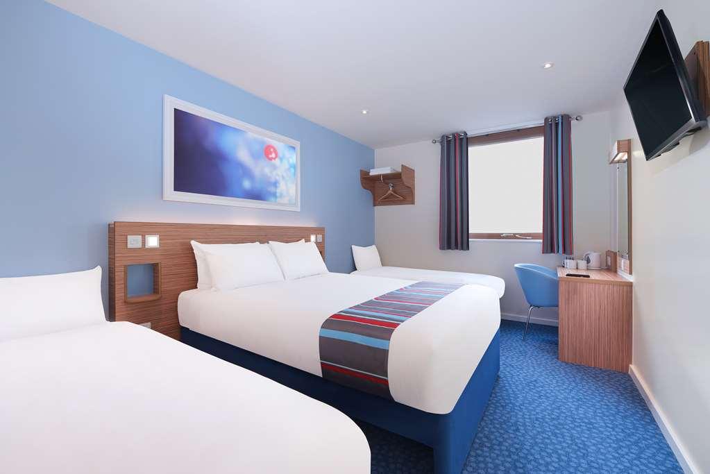 Travelodge Cambridge Central Room photo