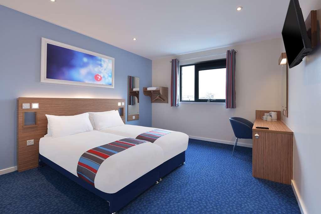 Travelodge Cambridge Central Room photo